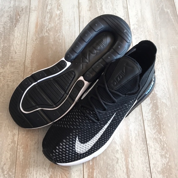 NWT Nike Air Max 270 Flyknit Black - Picture 6 of 8